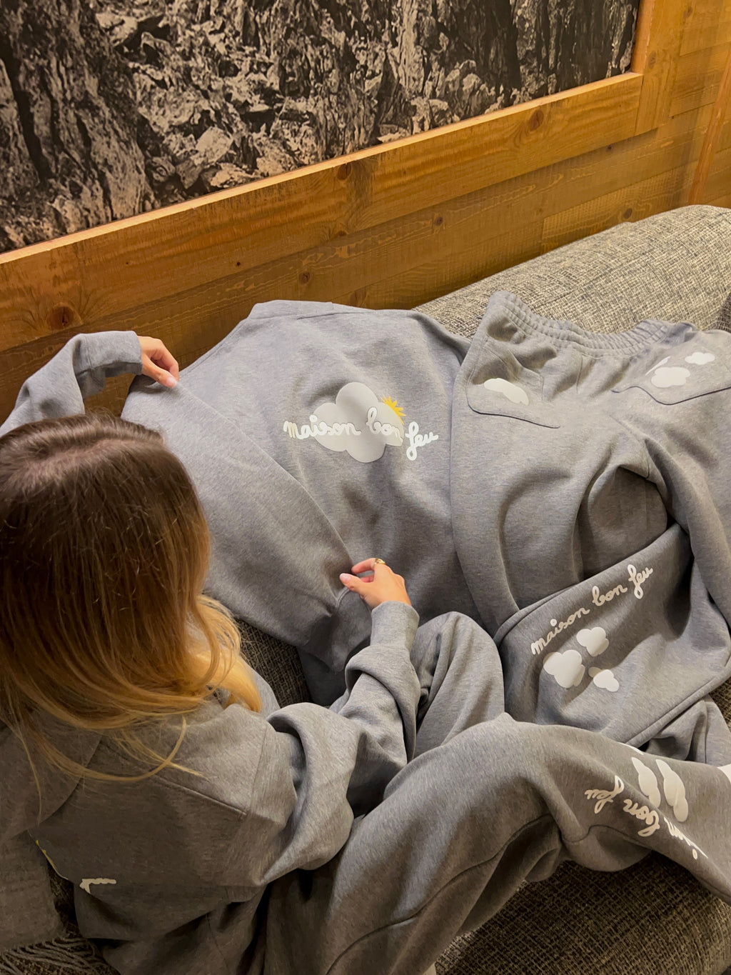 Hoodie Maison Bon feu Nuages