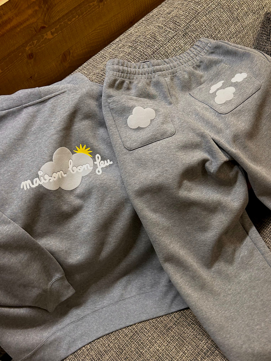 Hoodie Maison Bon feu Nuages