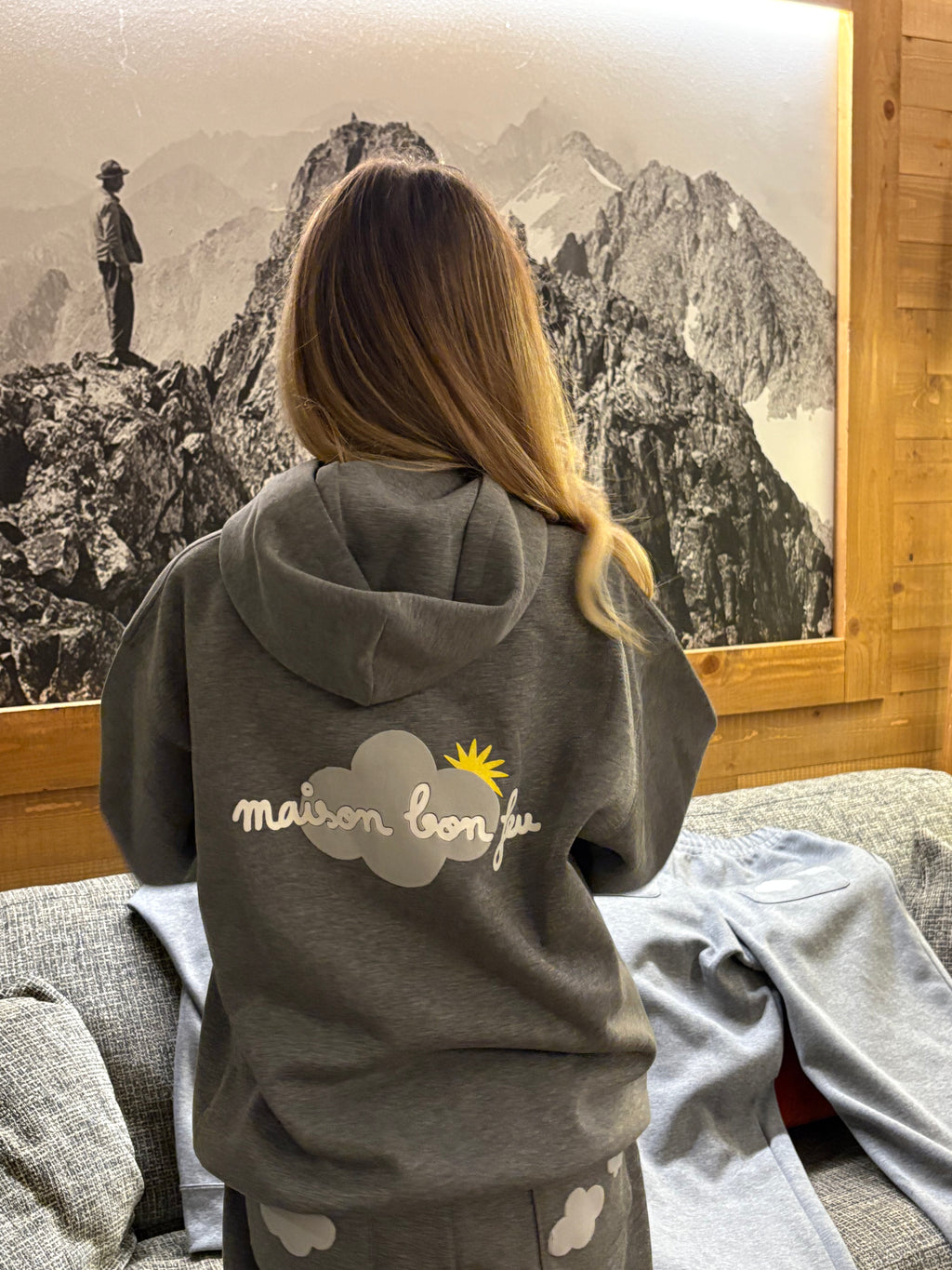 Hoodie Maison Bon feu Nuages